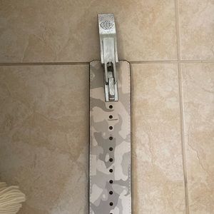 Like new inaka weight lifting  belt